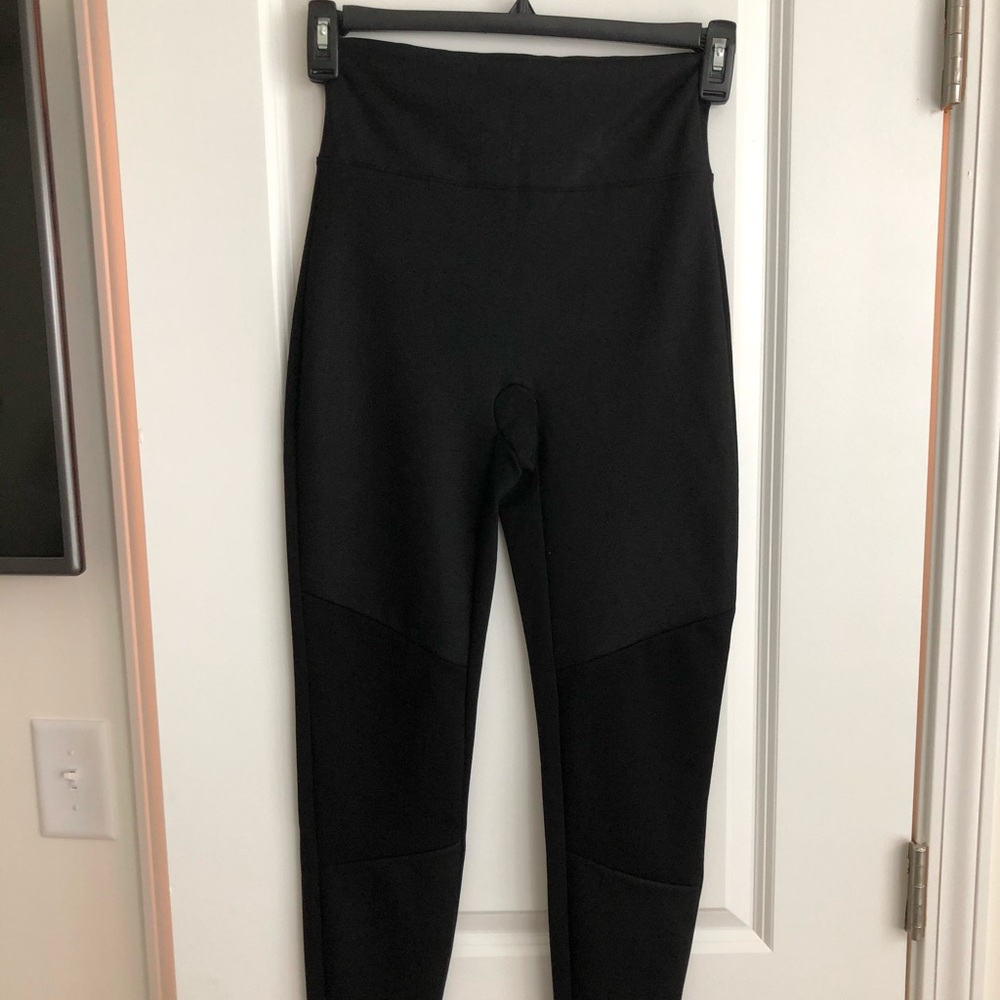 Spanx Assets Red Hot Label Leggings